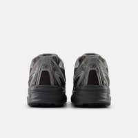 New Balance 740 - Unisex - Black Metallic Castlerock