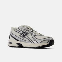 New Balance 740 - Unisex - Sea Salt Black