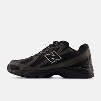 New Balance 740 - Unisex - Black Silver Metallic