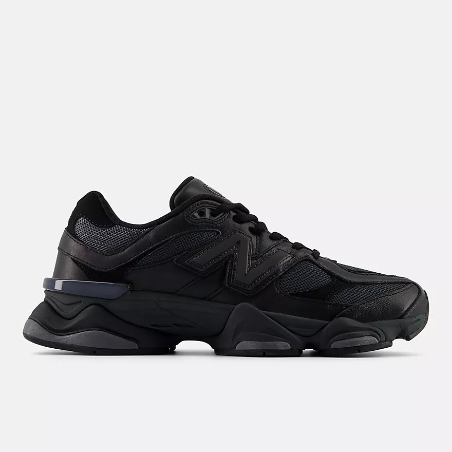 New Balance 9060 - Unisex - Triple Black
